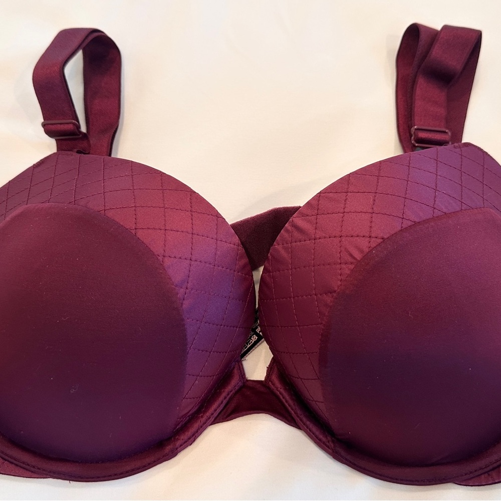 New Very Sexy Victoria Secrets Quilted Full Coverage Bra
